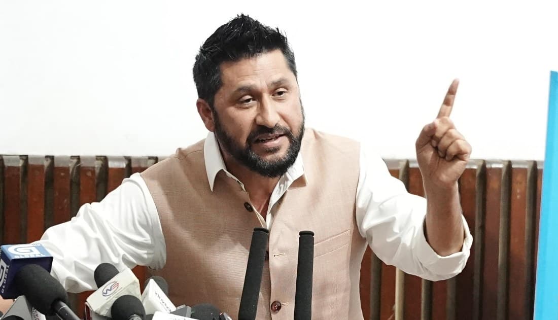 लामिछानेको निर्देशन– पार्टीभित्र रवि कि बालेनको भनेर नहिँड्नू