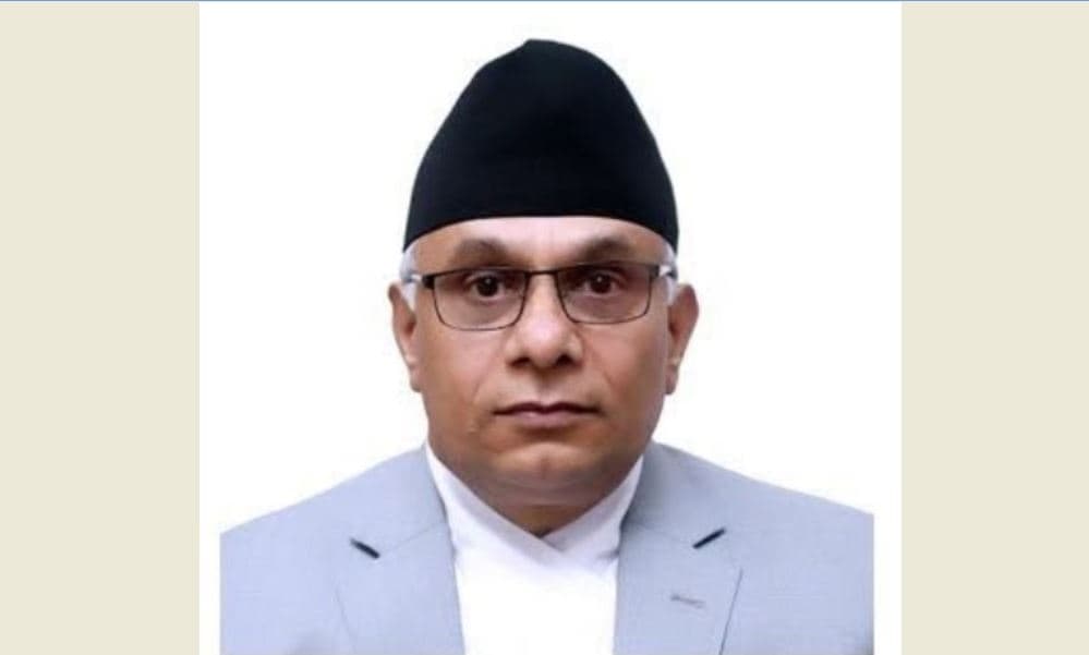 मुख्यसचिवबाट अवकाश प्राप्त अर्यालले लिए ई–पेन्सन सेवा