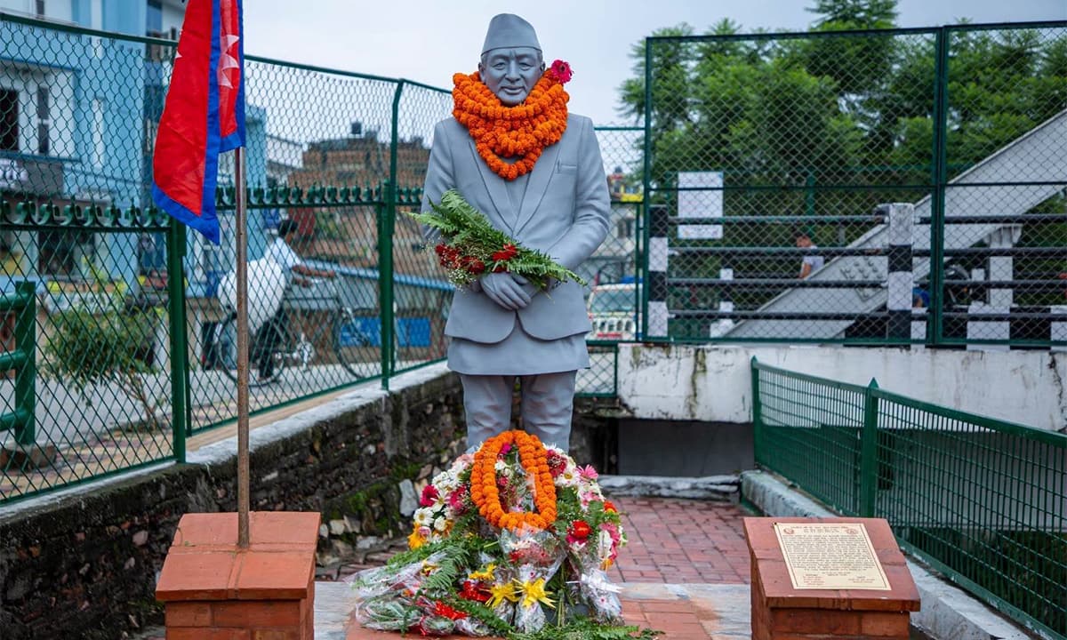 पूर्वप्रमुख पीएल सिंहको प्रतिमा अनावरण