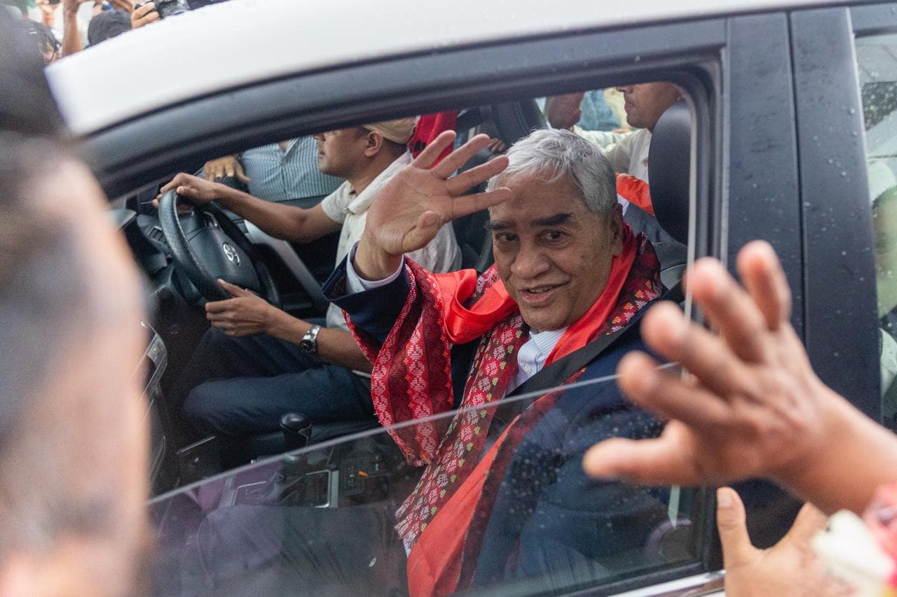 देउवालाई विमानस्थलबाट महाराजगन्ज पुर्‍याउने सवारी चालक ट्राफिक कारबाहीमा