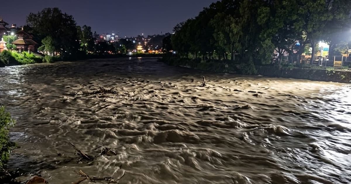 बागमतीमा बाढीको खतरा: गौरीघाटमा जलसतह बढ्दो, करिडोर सडक प्रयोग गर्दा होसियार रहन आग्रह
