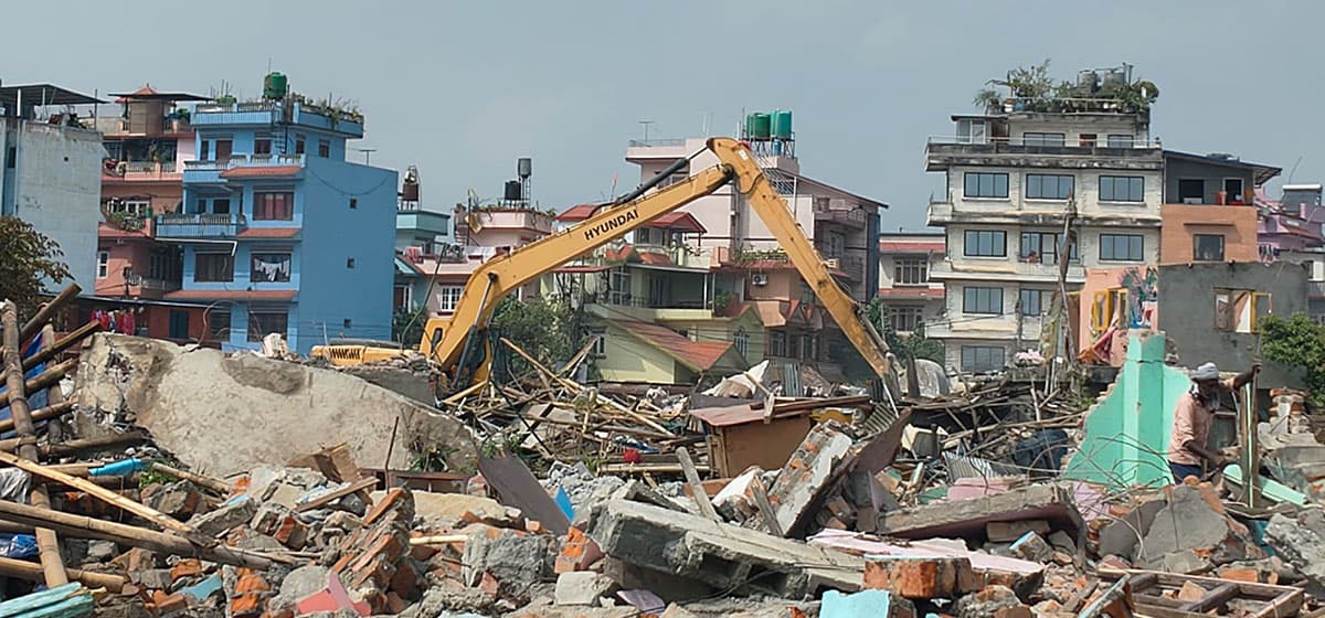 गैरीगाउँका भत्काउन बाँकी घर पुनः भत्काइँदै