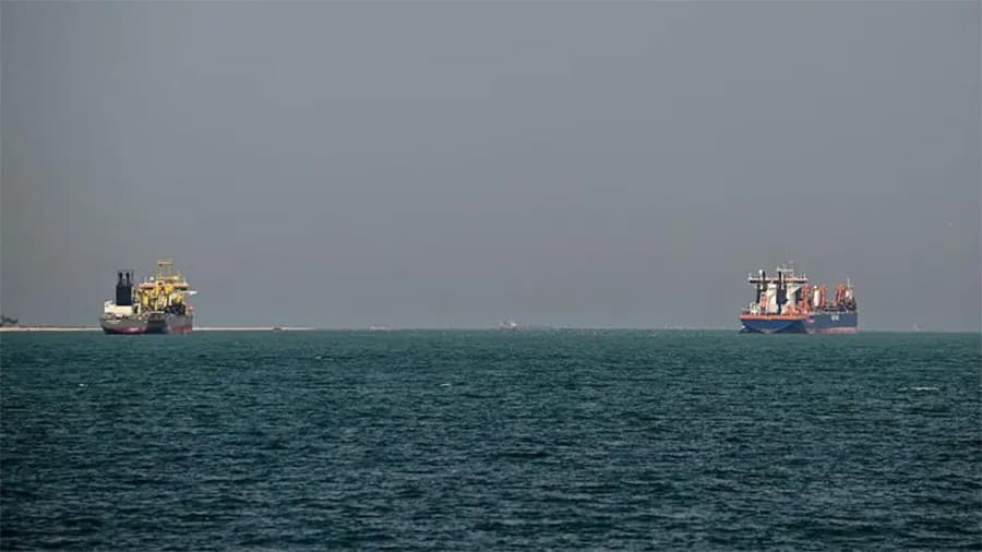 हर्मुज जलमार्ग : तेल मात्र होइन,  १० करोड बढी मानिसको जीवन बचाउने  'लाइफलाइन' संकटमा