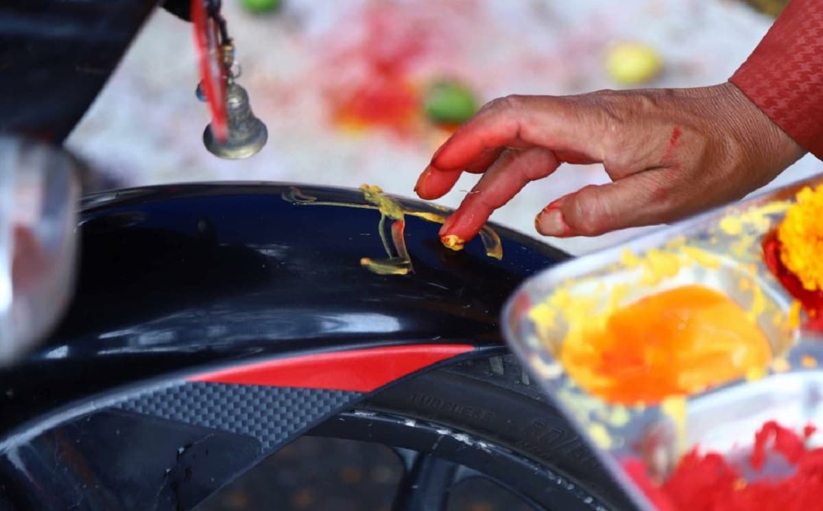 महानवमीमा सवारी साधनको पूजा