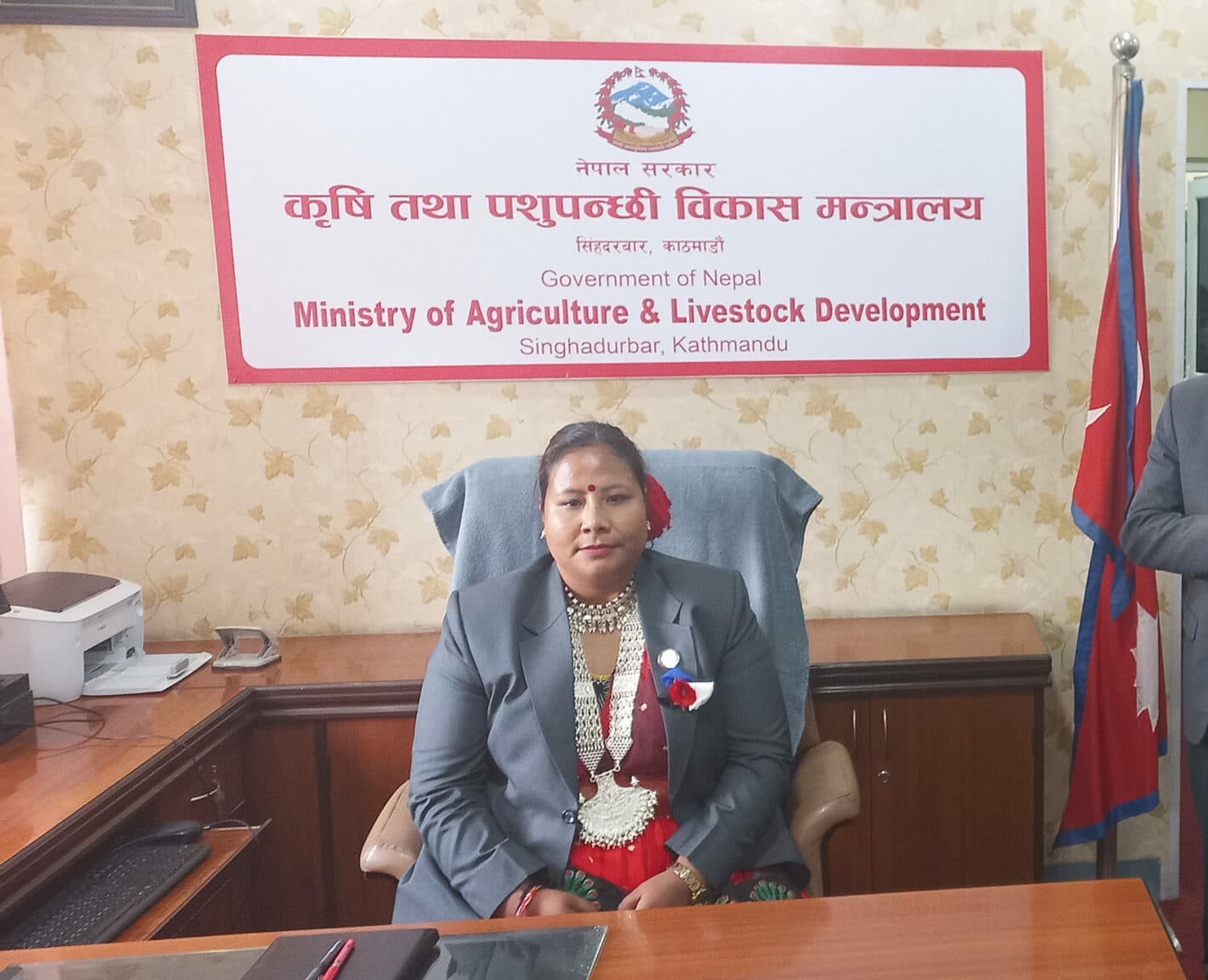 मल आपूर्तिमा सहजीकरण गर्न मन्त्री चौधरीको पहल