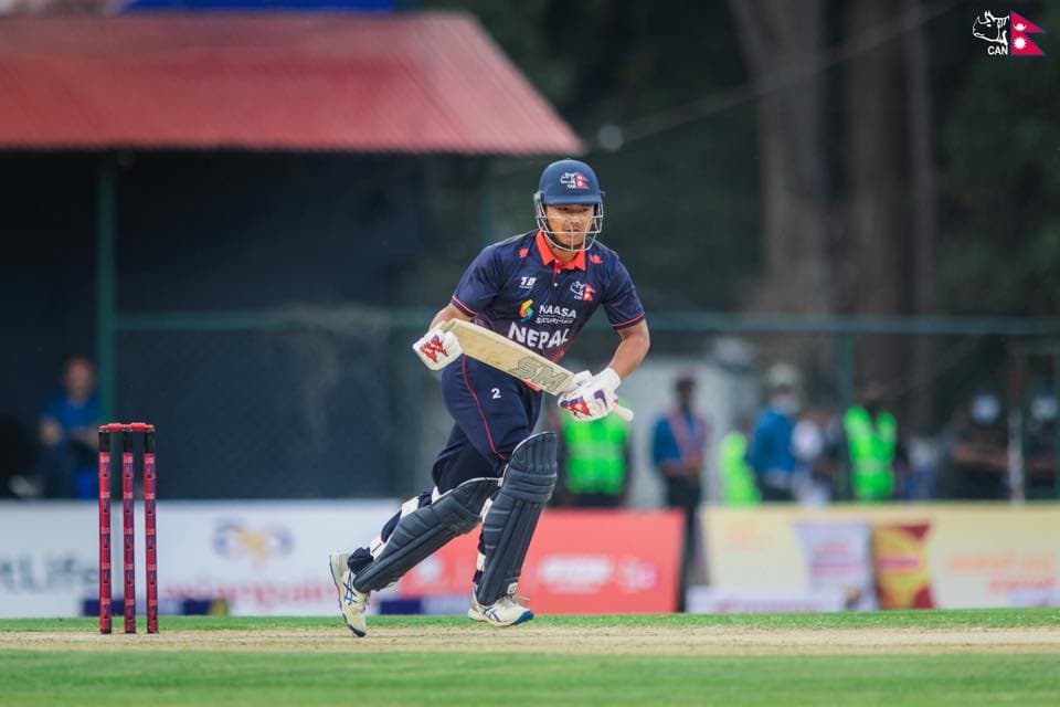 यूएईविरुद्ध नेपालले गुमायो चौथो विकेट, २१ बलमा १७ रन जोडेका मल्ल आउट