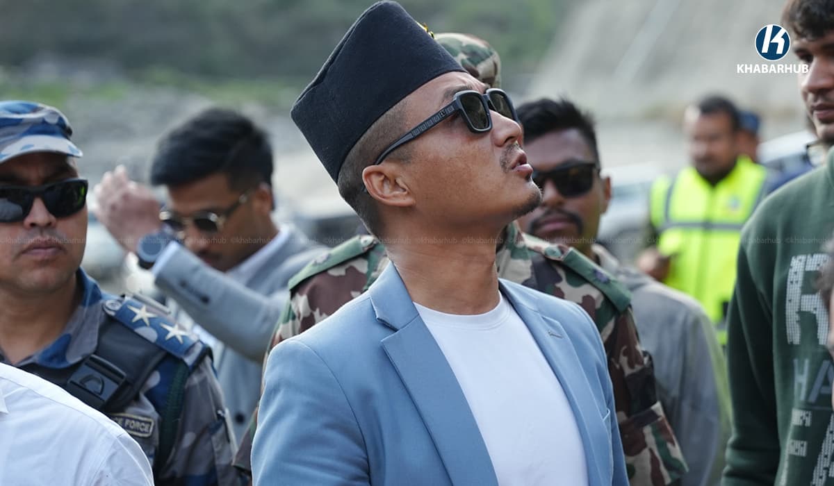 गृहमन्त्री गुरुङद्वारा निर्माणाधीन राजमार्गको स्थलगत अवलोकन