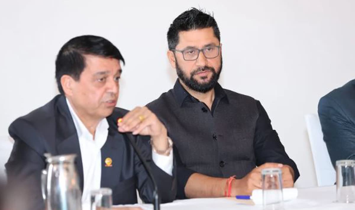 सरकारसँग तर्सिएका व्यवसायी फकाउँदै रविले भने : डराउनु पर्दैन, दुःख दिन चाहँदैनौँ