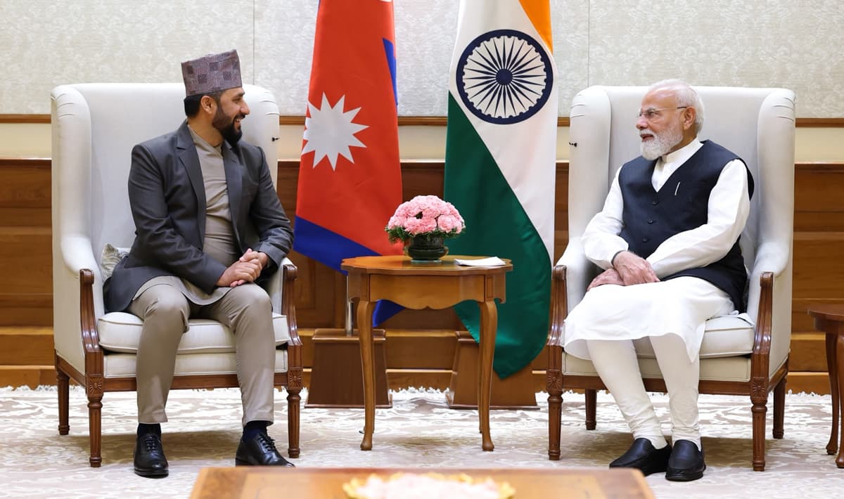 रविले भेटे भारतीय प्रधानमन्त्री मोदीलाई