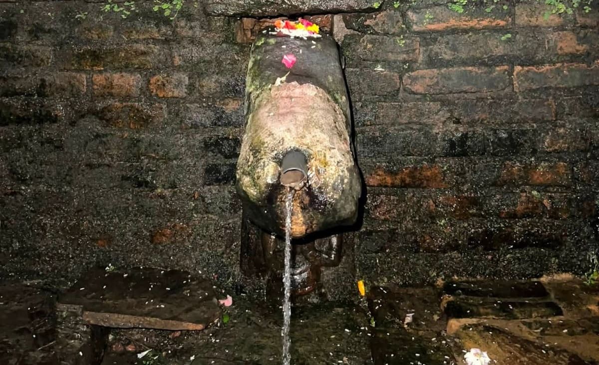 गाईजात्रामा भक्तपुरका पूर्व फर्केका नौ ढुङ्गेधारा खोज्दै नयाँ पुस्ता