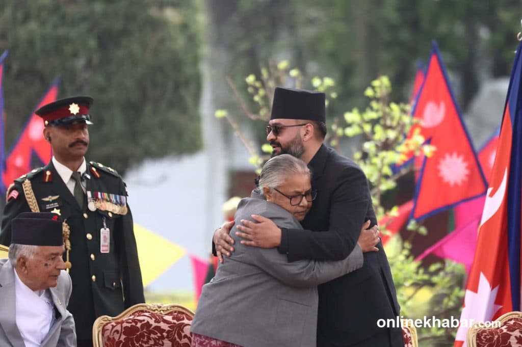 १०० तस्वीरमा हेर्नुस् बालेनको शपथ