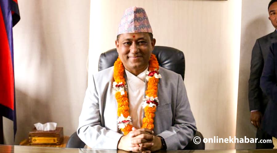 तत्कालै क्रियाशील, नीतिमा गतिशील