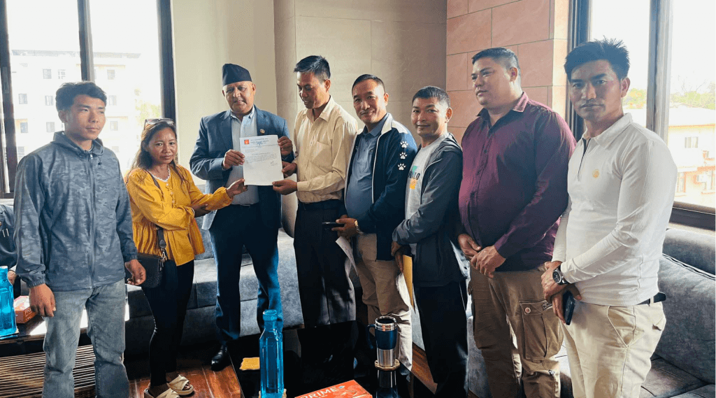 मगर र थारू भाषालाई सरकारी कामकाजको भाषा बनाउन माग