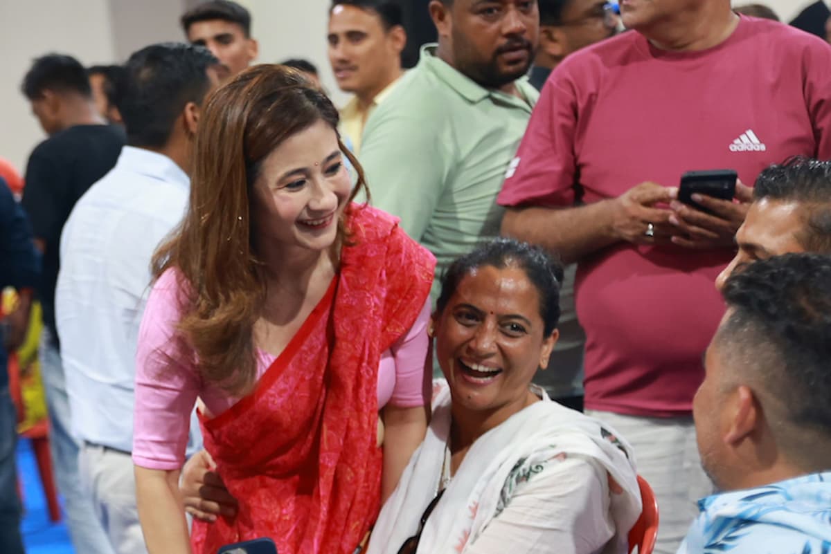 मत परिणाम घोषणापछि साटिँदैछ बधाई र शुभकामना (तस्बिरहरू)