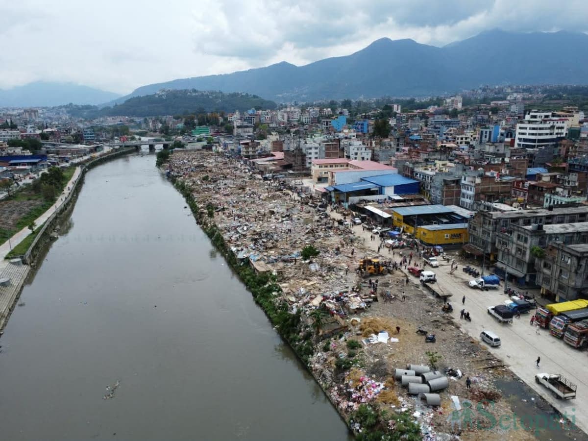 बल्खुमा भेटियो एक पुरूषको शव