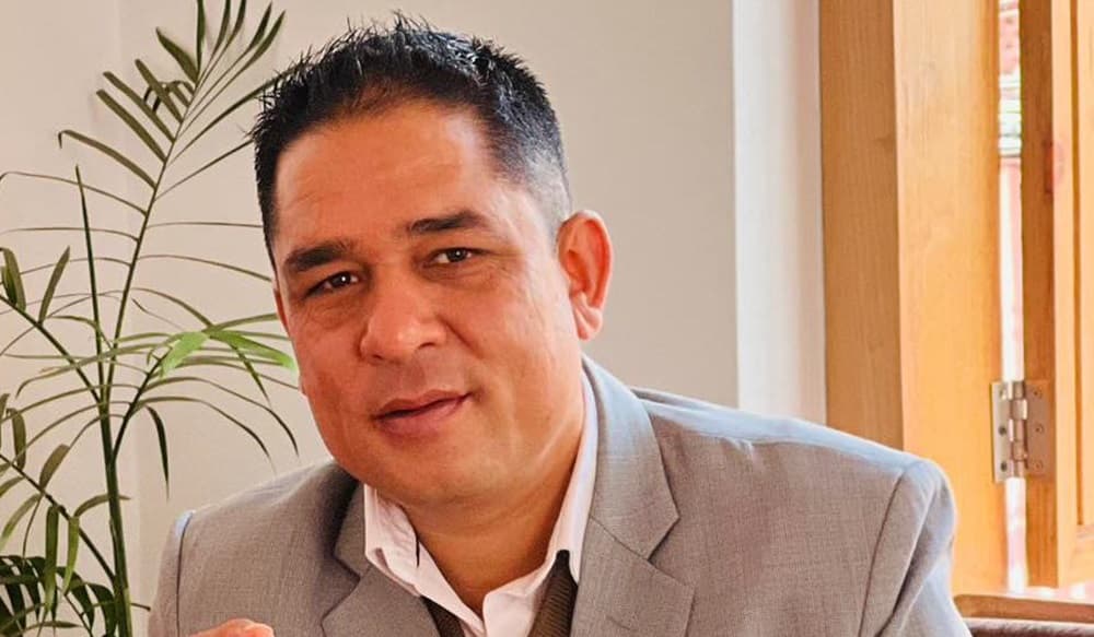 खड्का पक्षको भेलामा गएका कुन्दन भन्छन्- हामी एकै पार्टीमा छौं