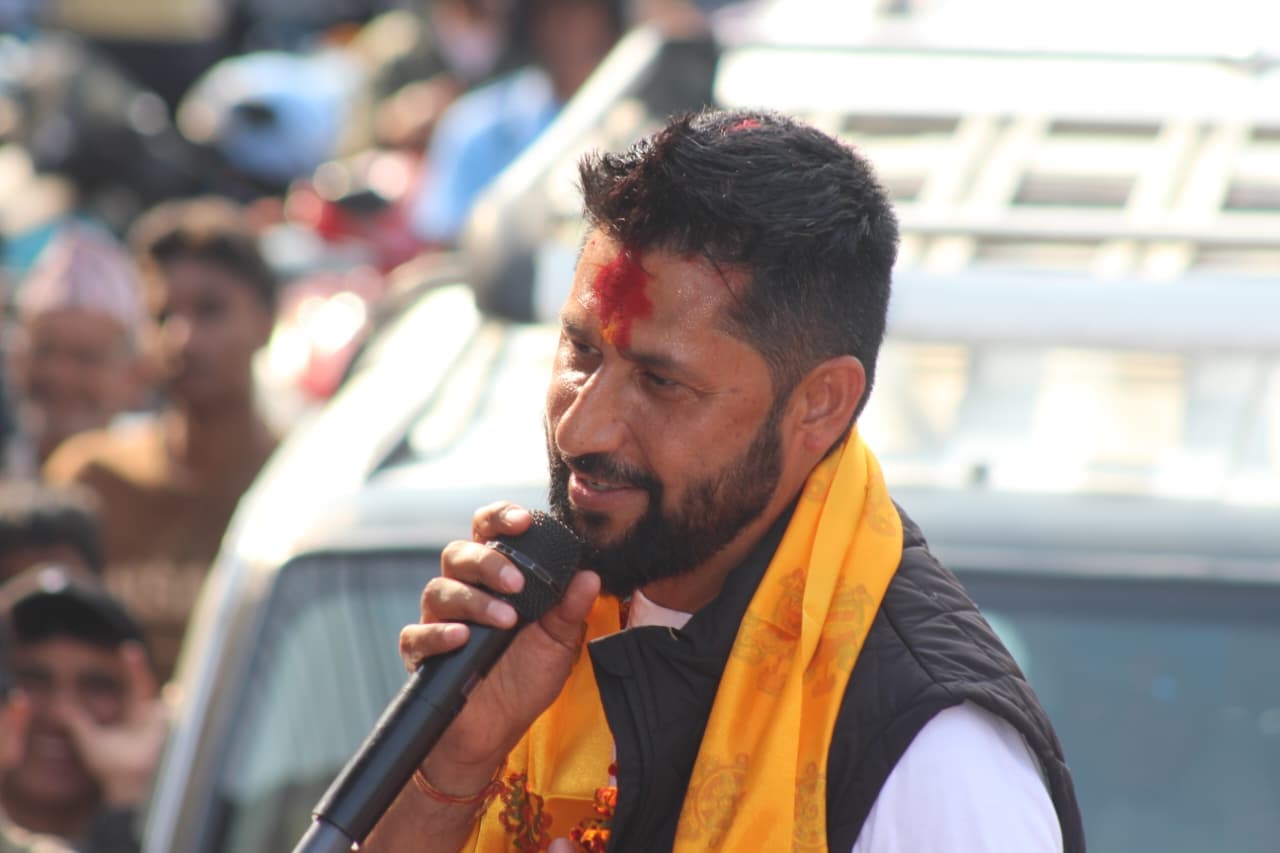 सरकारले कसैलाई घरबारविहीन हुन दिँदैन, राजनीतिकरण नगर्नू– रवि लामिछाने