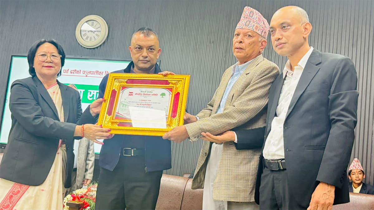 गगनले लिए दसैँअघि नै शपथ, पदाधिकारी र सदस्यको कहिले ?