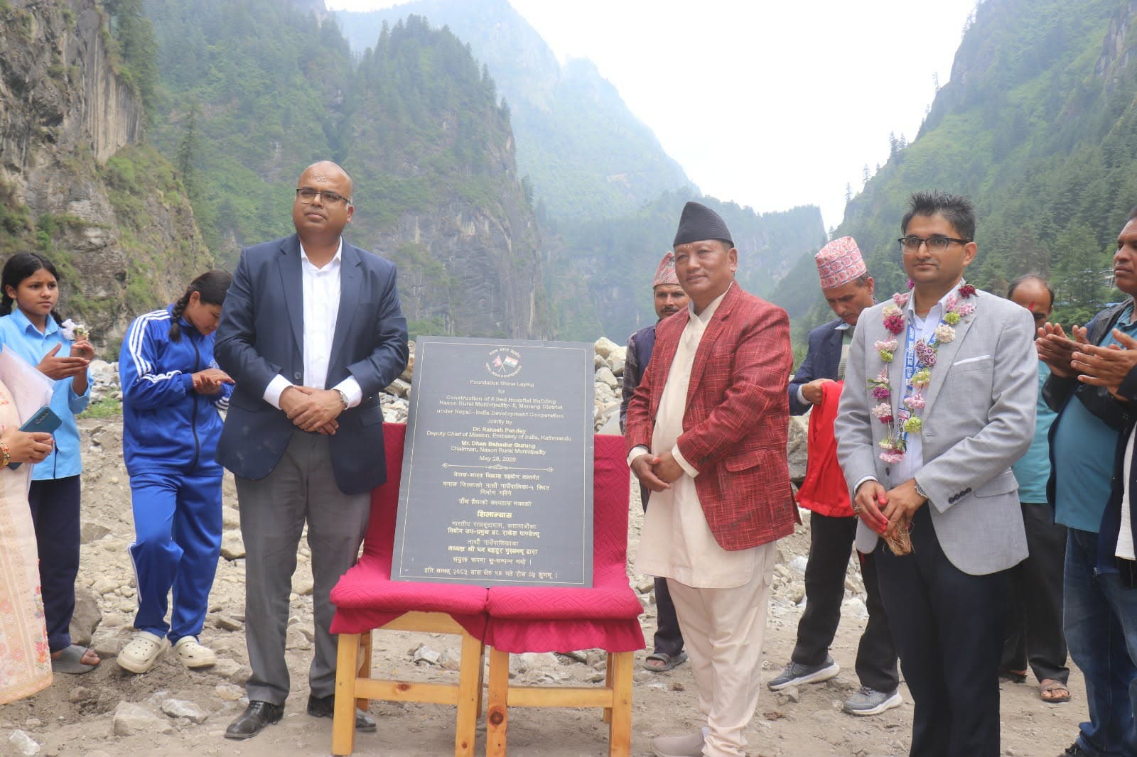 मनाङमा अस्पताल भवन निर्माण हुने, गरियो शिलान्यास