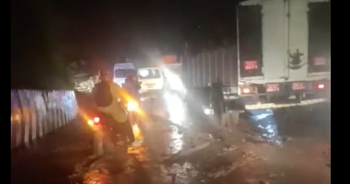 पहिरोका कारण अवरुद्ध मुग्लिन-नारायणगढ सडक खण्डको अवस्था कस्तो छ ?