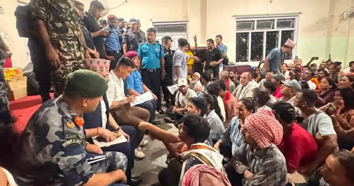 मिटरब्याज पीडितलाई गृहमन्त्रीको आश्वासन-समस्या समाधान गर्छौं