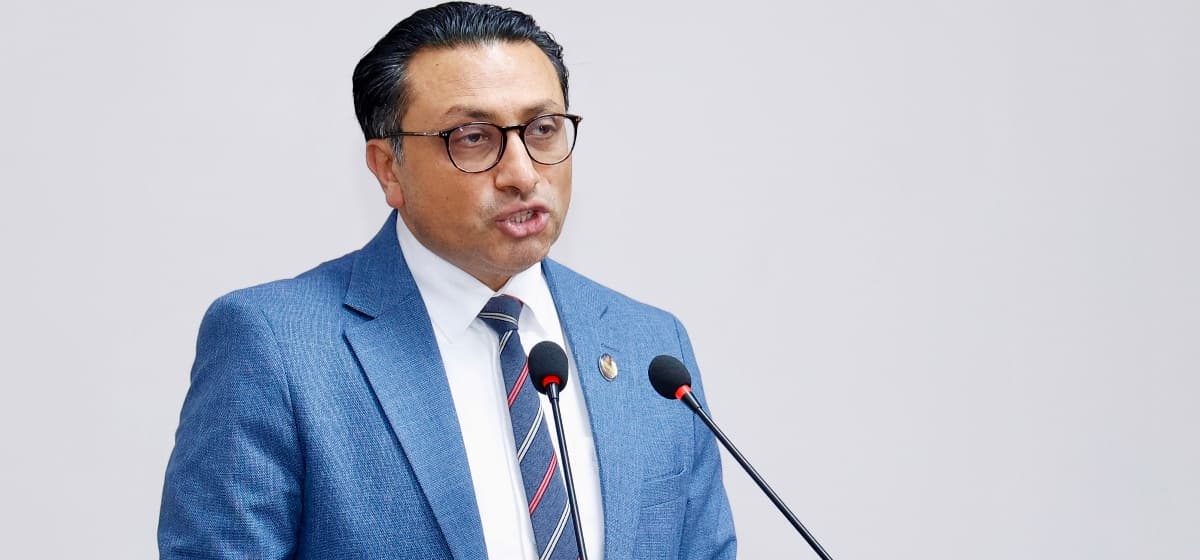 बिमालाई धान्न सकिनेगरी पुनर्संरचना गर्छौँ: अर्थमन्त्री
