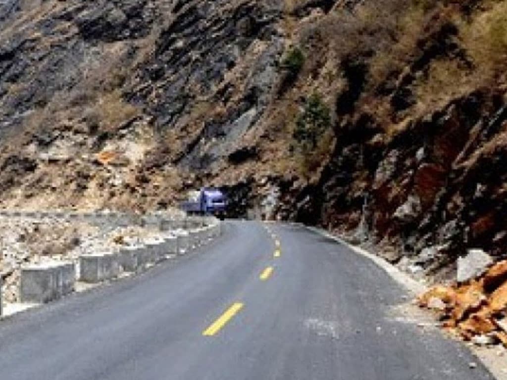 कर्णाली राजमार्गका चार रुग्ण ठेक्का तोडिए