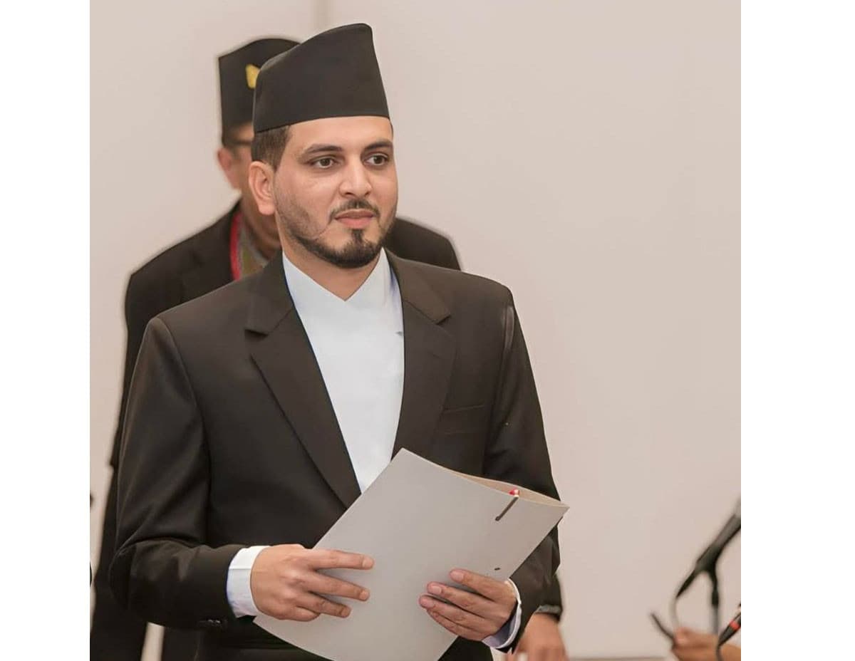 अतिरिक्त शुल्क माग्ने कर्मचारीको सूचना सिधै मन्त्रीलाई दिन निर्माण व्यवसायीलाई निर्देशन