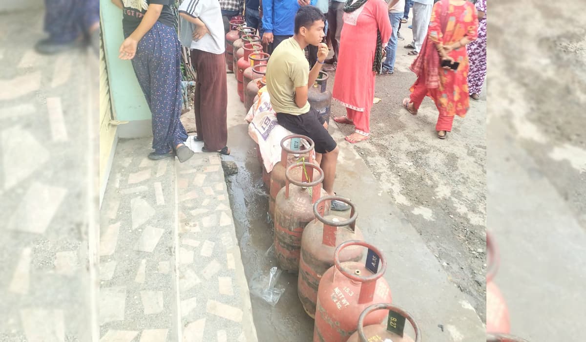 सुर्खेतमा ग्यास अभाव हुँदा उपभोक्ता मर्कामा