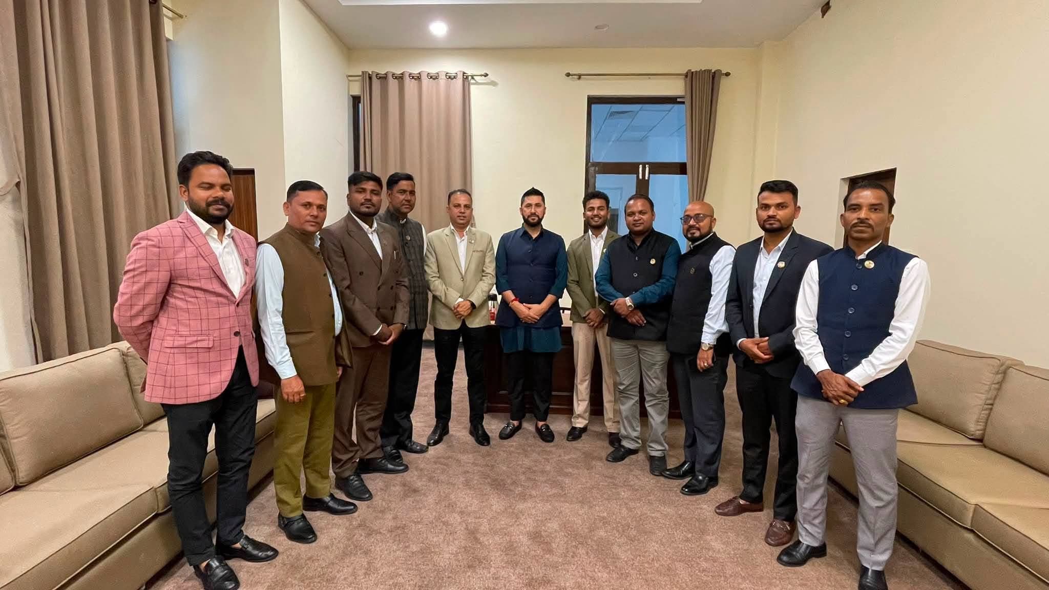 रविलाई भेटेका नेता भन्छन् : सोमबार नै प्रधानमन्त्रीले यति गरेको भए देशले क्षति भोग्नुपर्ने थिएन