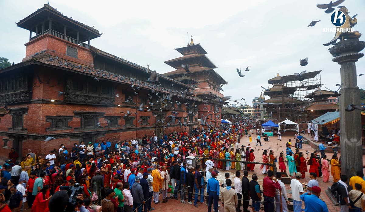 कृष्ण जन्माष्टमीमा पाटनको कृष्ण मन्दिरमा भक्तजनको घुइँचो (तस्बिरहरू)