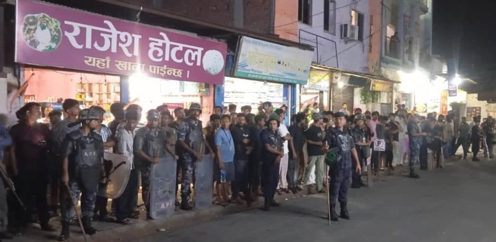 देवानगञ्ज घटनाका घाइते भेट्न पुगेका गृहमन्त्रीविरुद्ध नाराबाजी